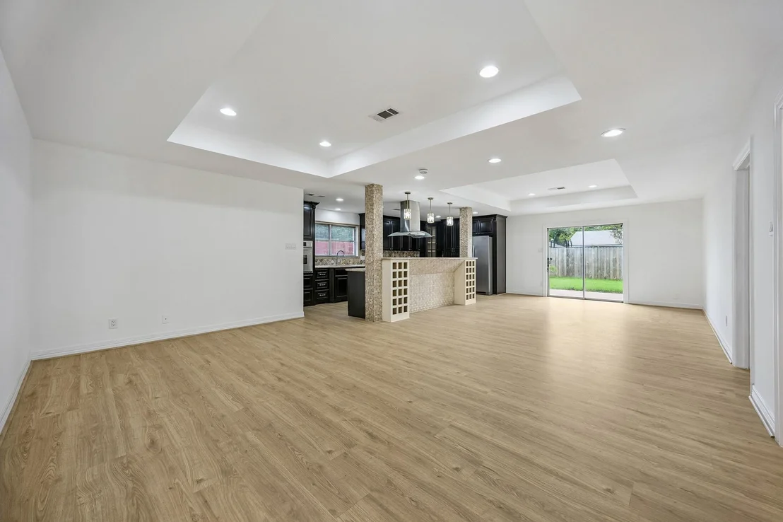 Photo of 9418 Meadowbriar Lane