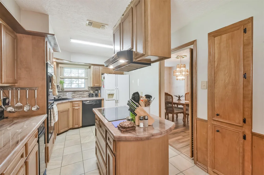 Photo of 1602 N Hollow Drive