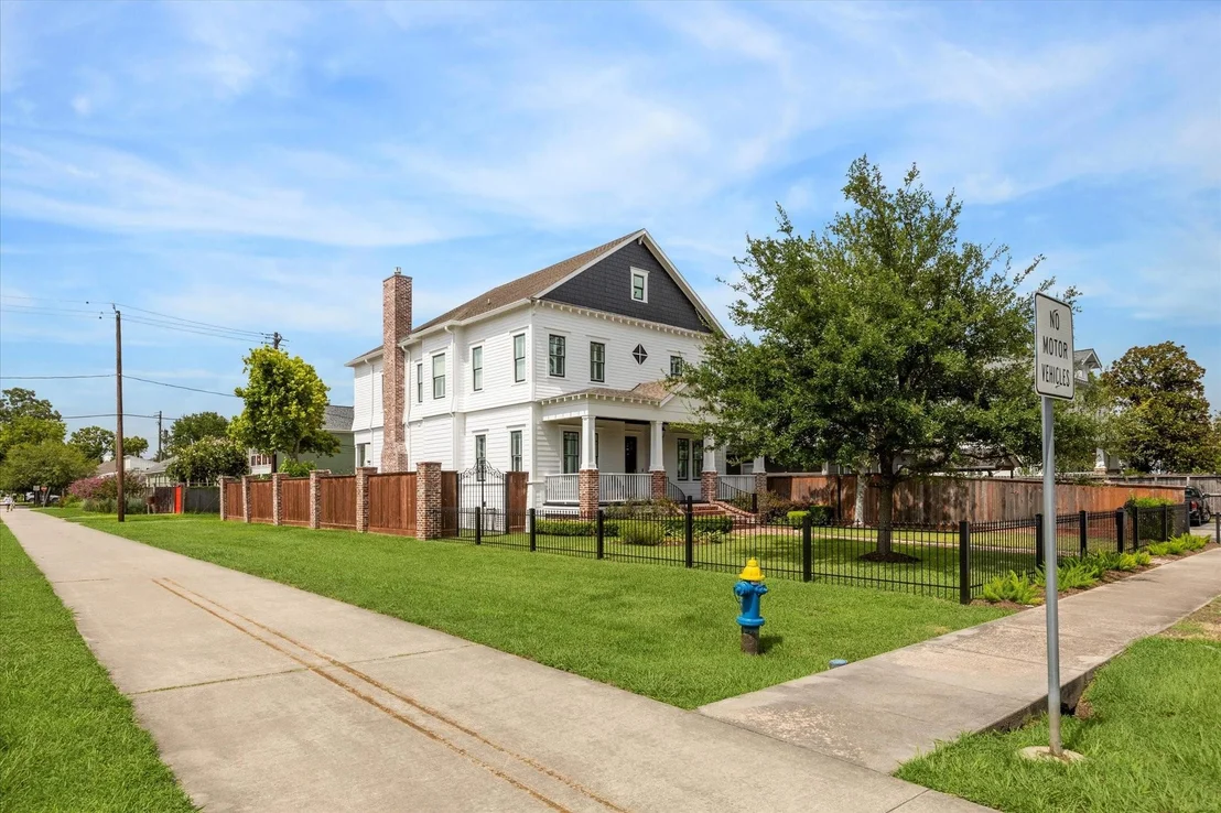 Photo of 449 W 23rd Street