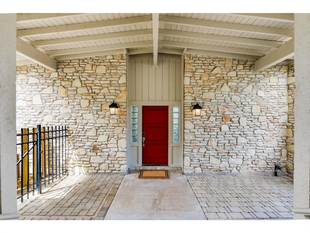 Photo of 723 Bermuda