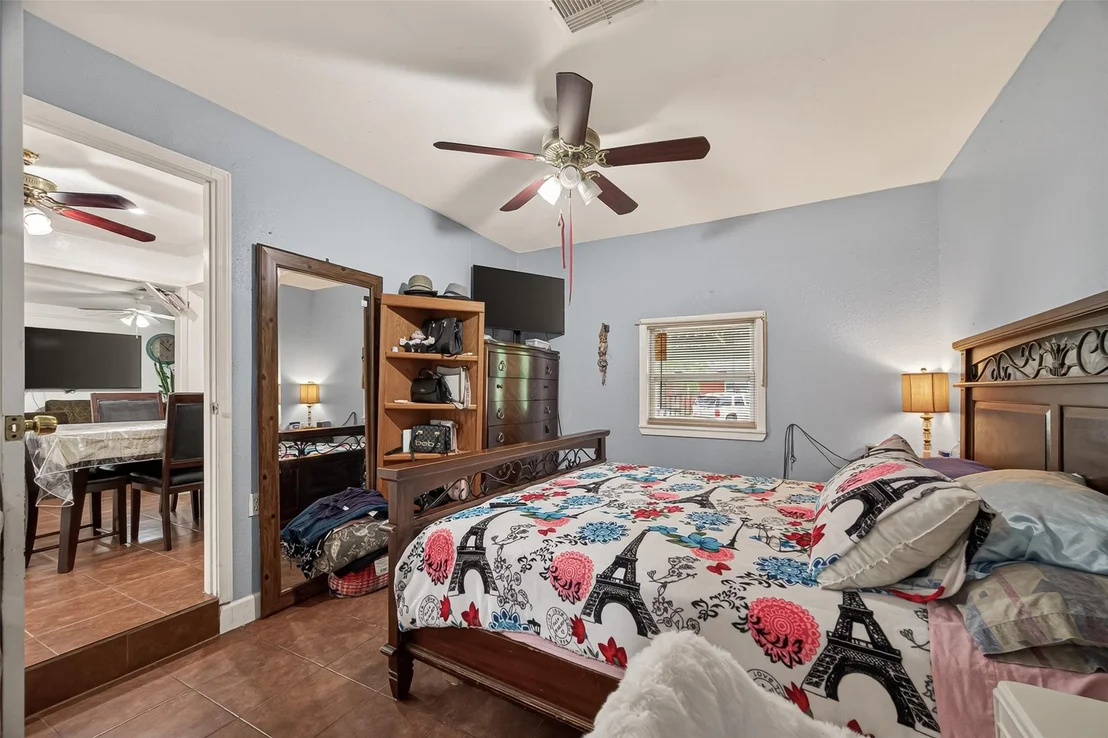 Photo of 2111 Hickory Lane