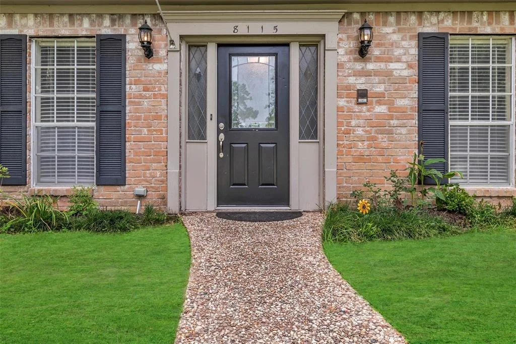 Photo of 8115 Winding Oak Lane