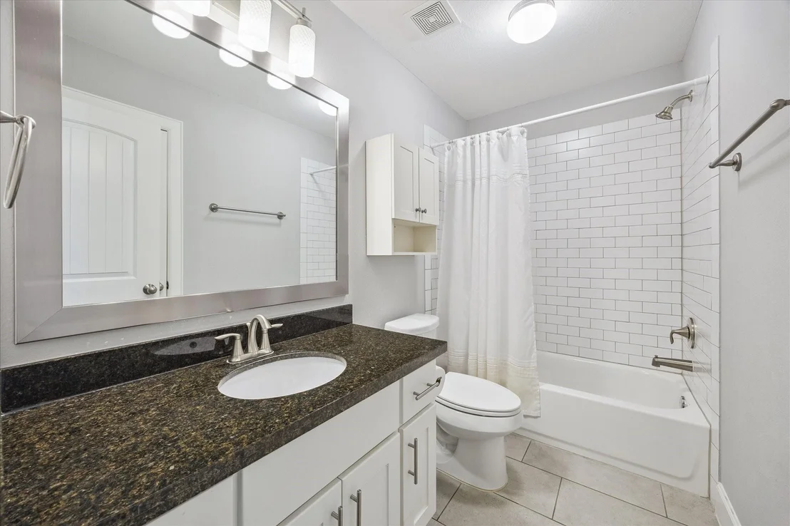 Photo of 3717 Oakroc Grv