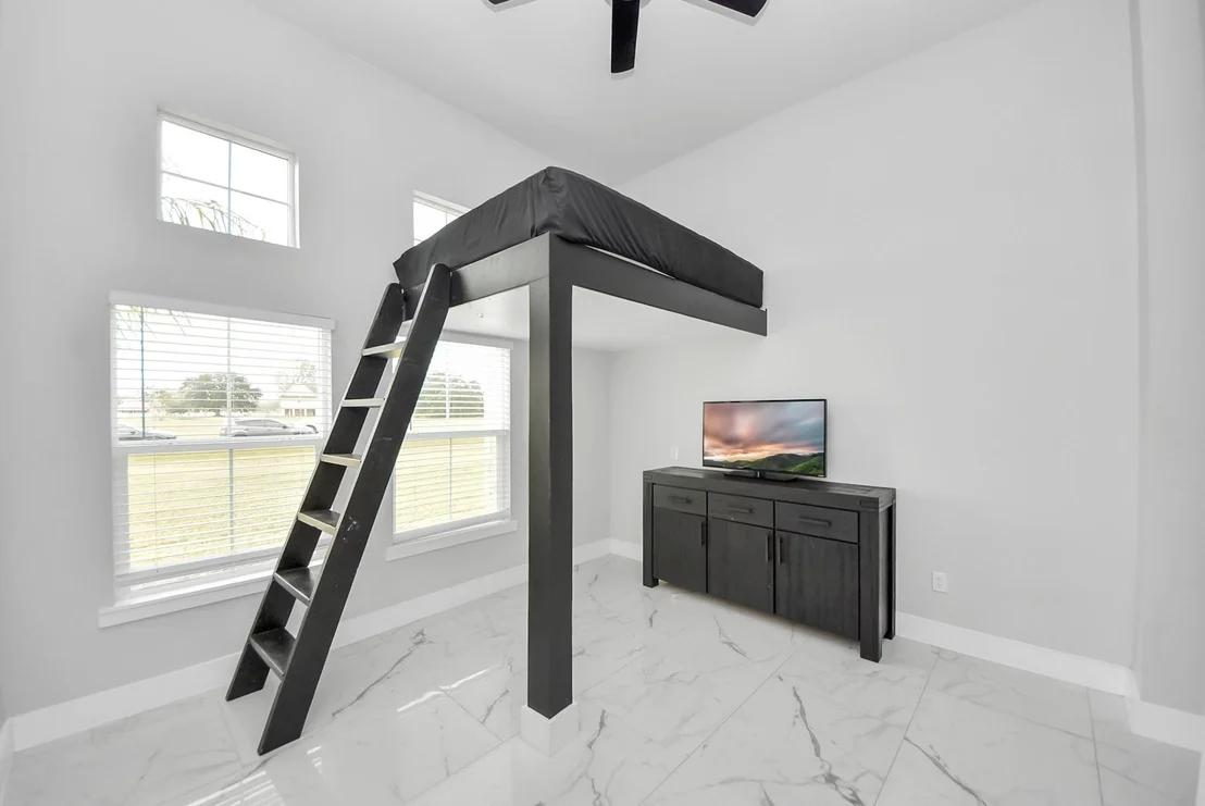 Photo of 627 Lily Lane