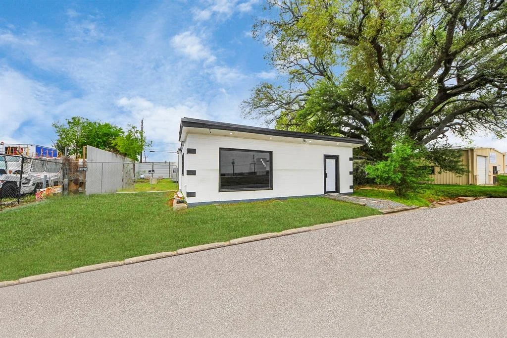 Photo of 8330 Lockheed Avenue