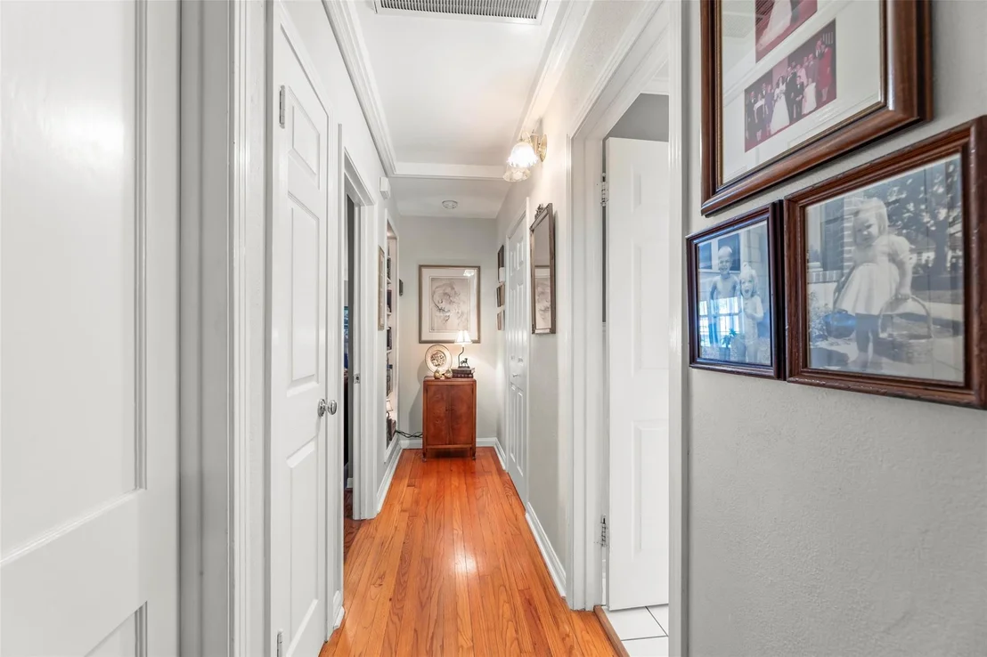 Photo of 815 Merry Lane