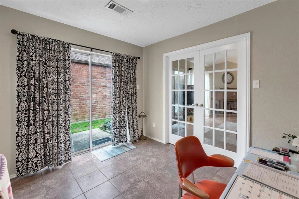 Photo of 6826 Bullinger Drive