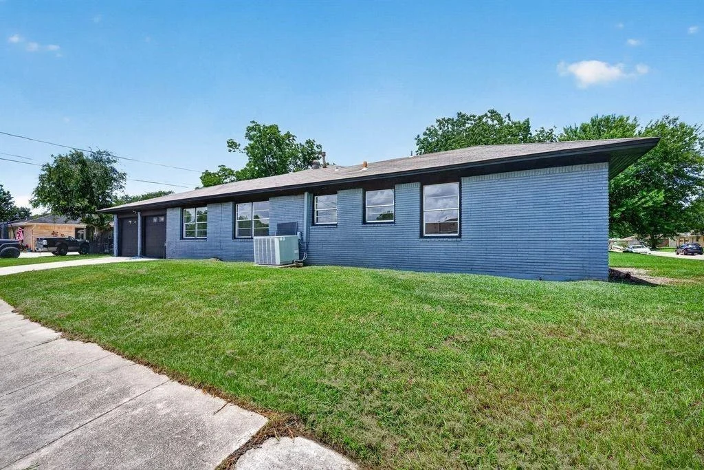 Photo of 701 Oriole Lane