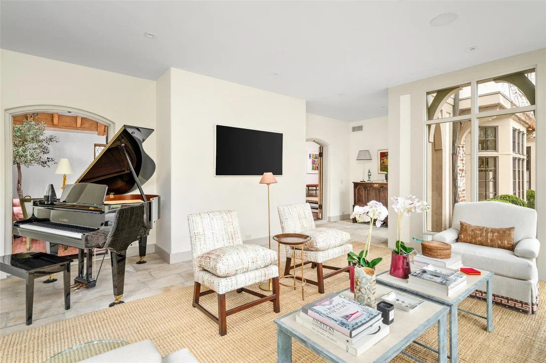 Photo of 1419 Kirby Drive