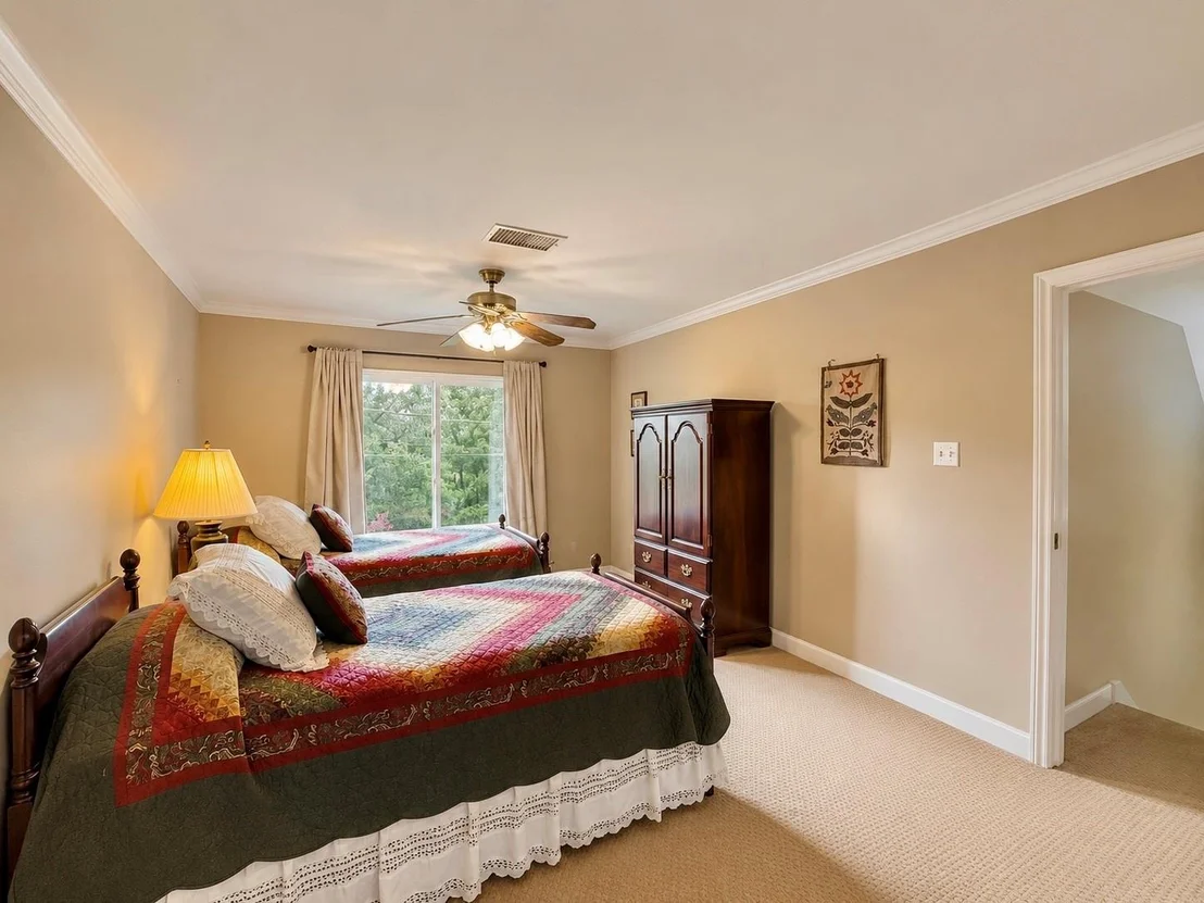 Photo of 2902 Twisted Oak Drive