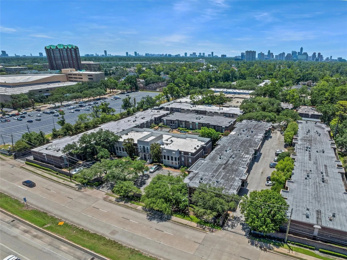 Photo of Unit 101 at 7575 Katy Freeway