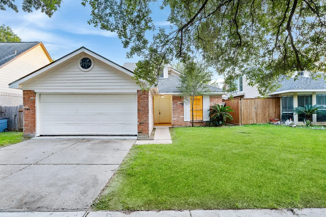 Photo of 13527 Avonshire Drive