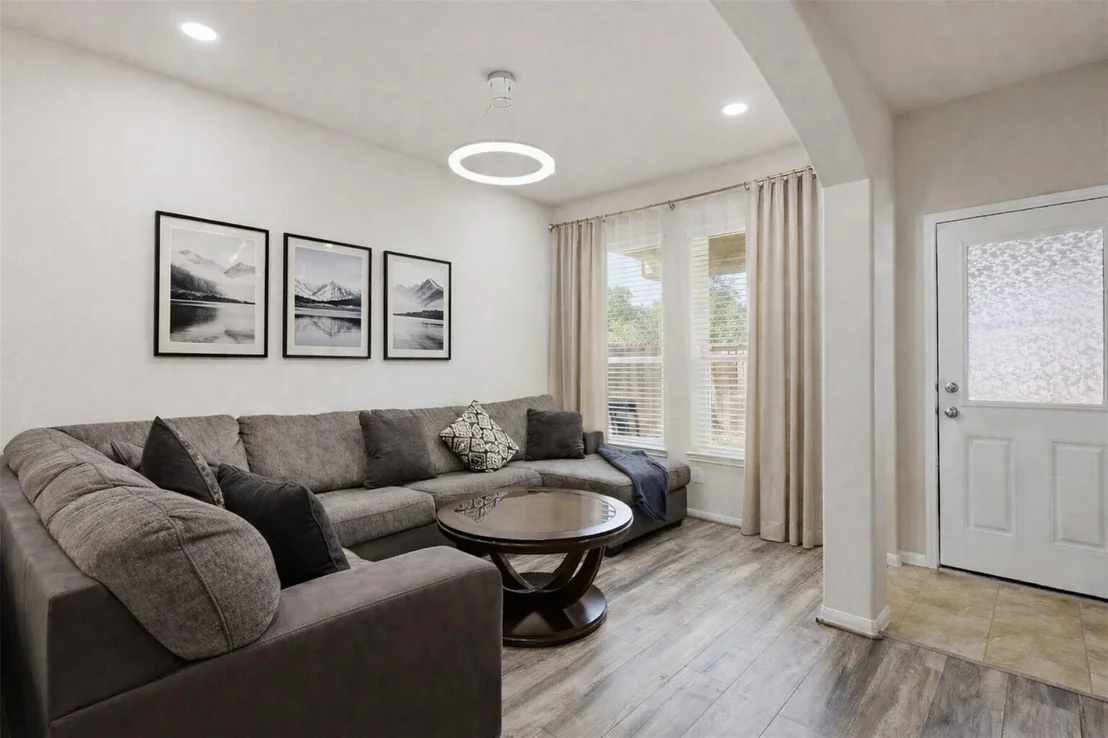 Photo of 8806 Willow Wind Lane