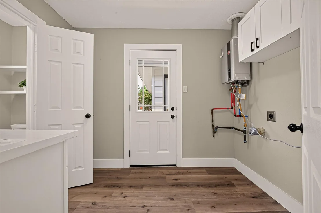 Photo of 3518 Shore Shadows Drive