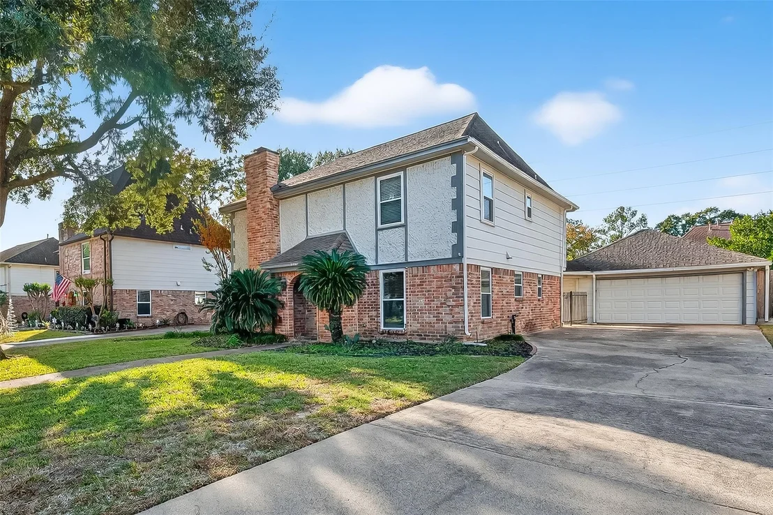 Photo of 906 Crossfield Drive