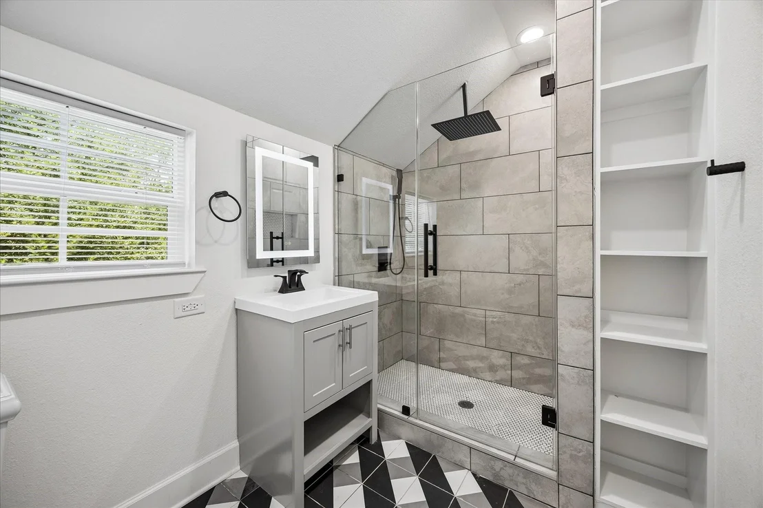 Photo of 3071 Locke Lane