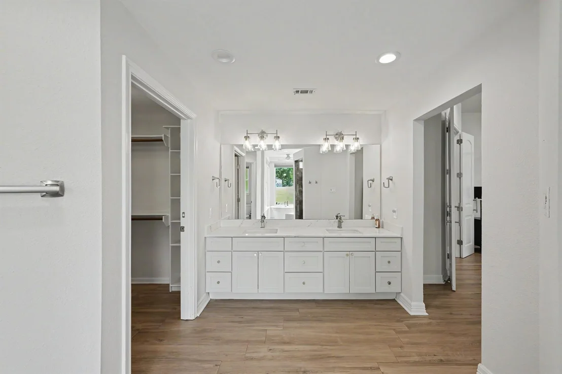 Photo of 60 La Jolla Circle