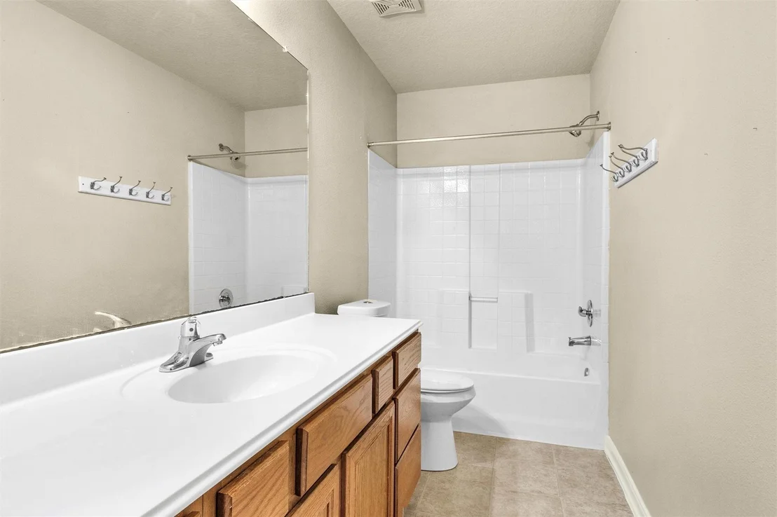Photo of 996 Oak Glen Drive