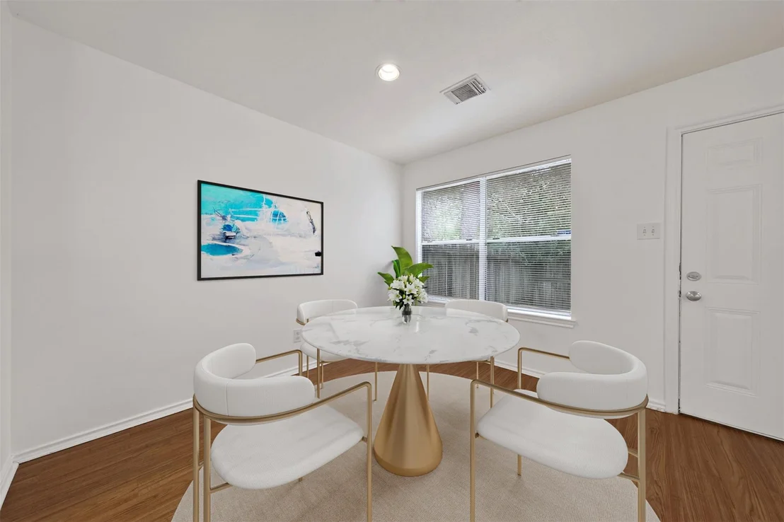 Photo of 130 S Walden Elms Circle