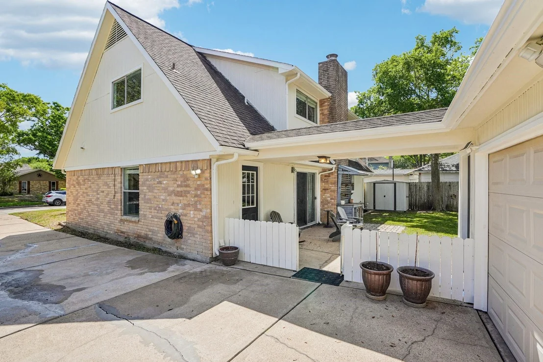Photo of 207 Lochnell Drive