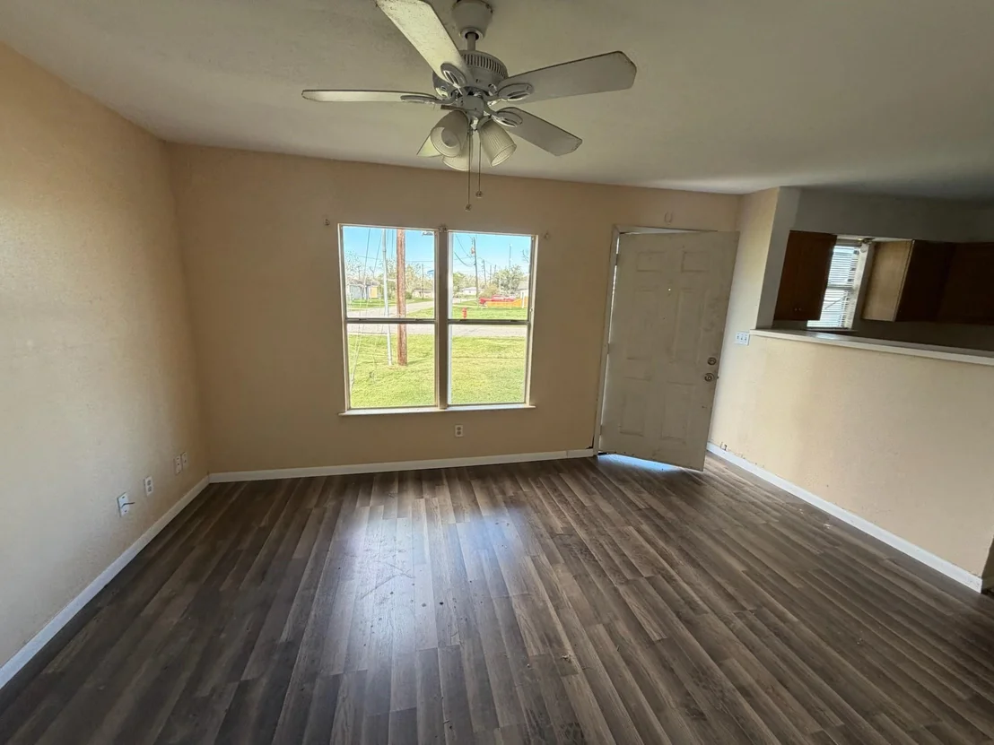 Photo of 406 Snow Drive