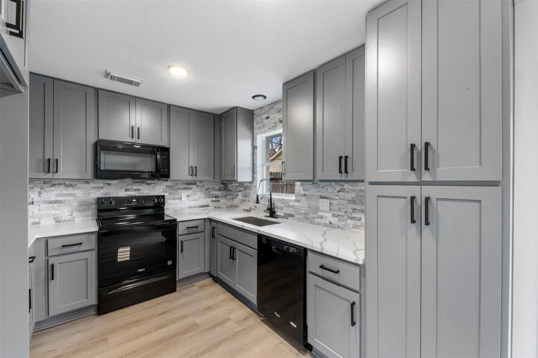 Photo of 5734 Farwell Drive