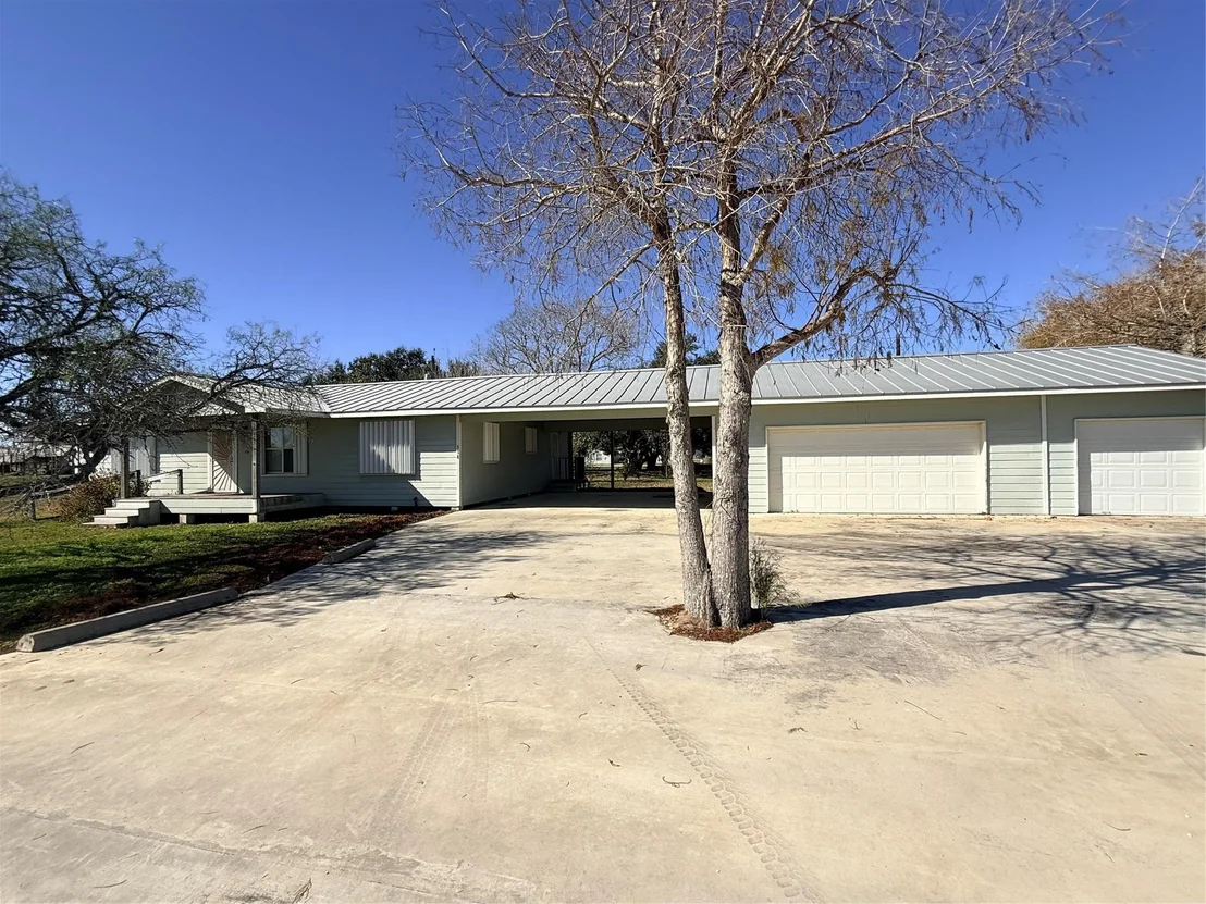 Photo of 338 Calumet Drive