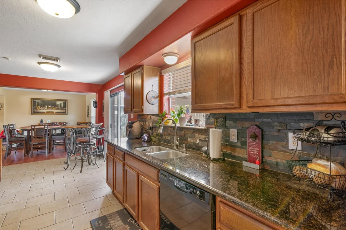 Photo of 3727 Oak Lace Drive