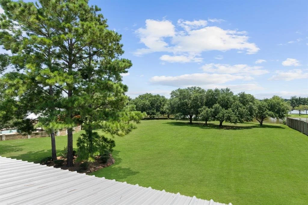 Photo of 11008 Hillside Drive