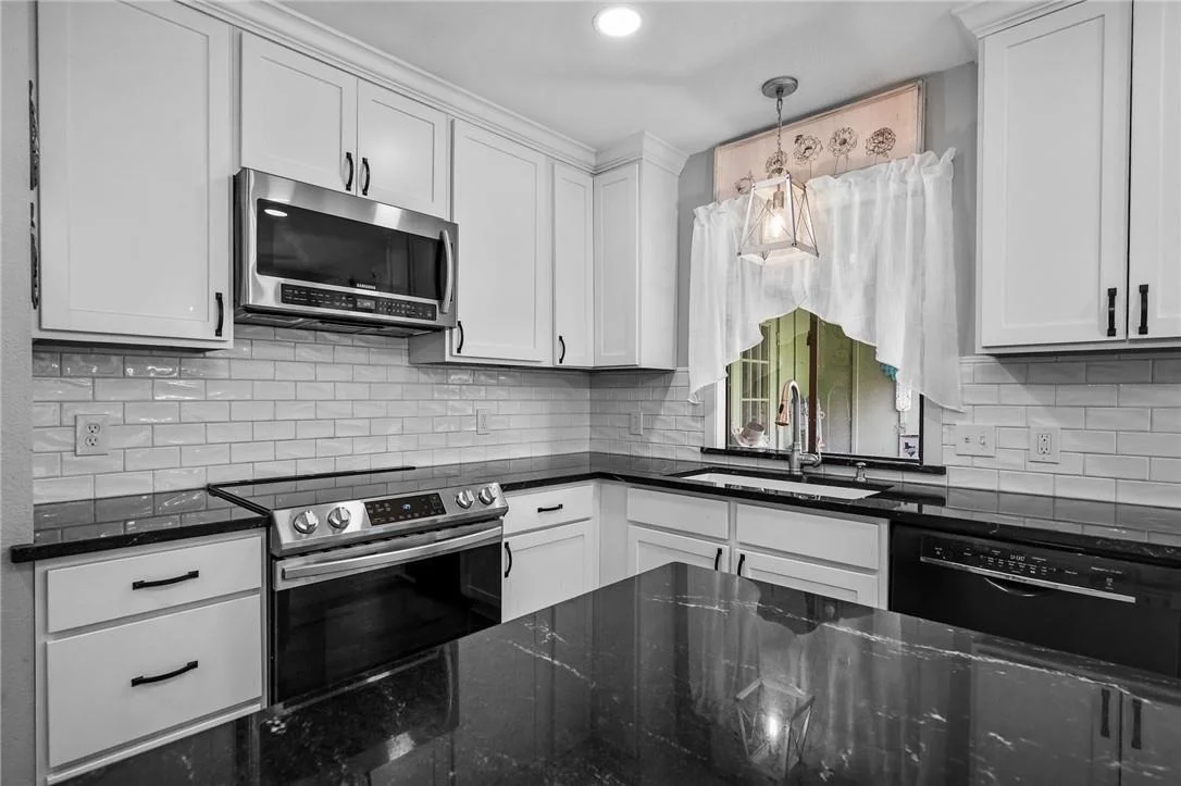 Photo of 602 Chimney Rock Drive
