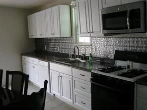 Photo of 4700 W Bayshore Drive