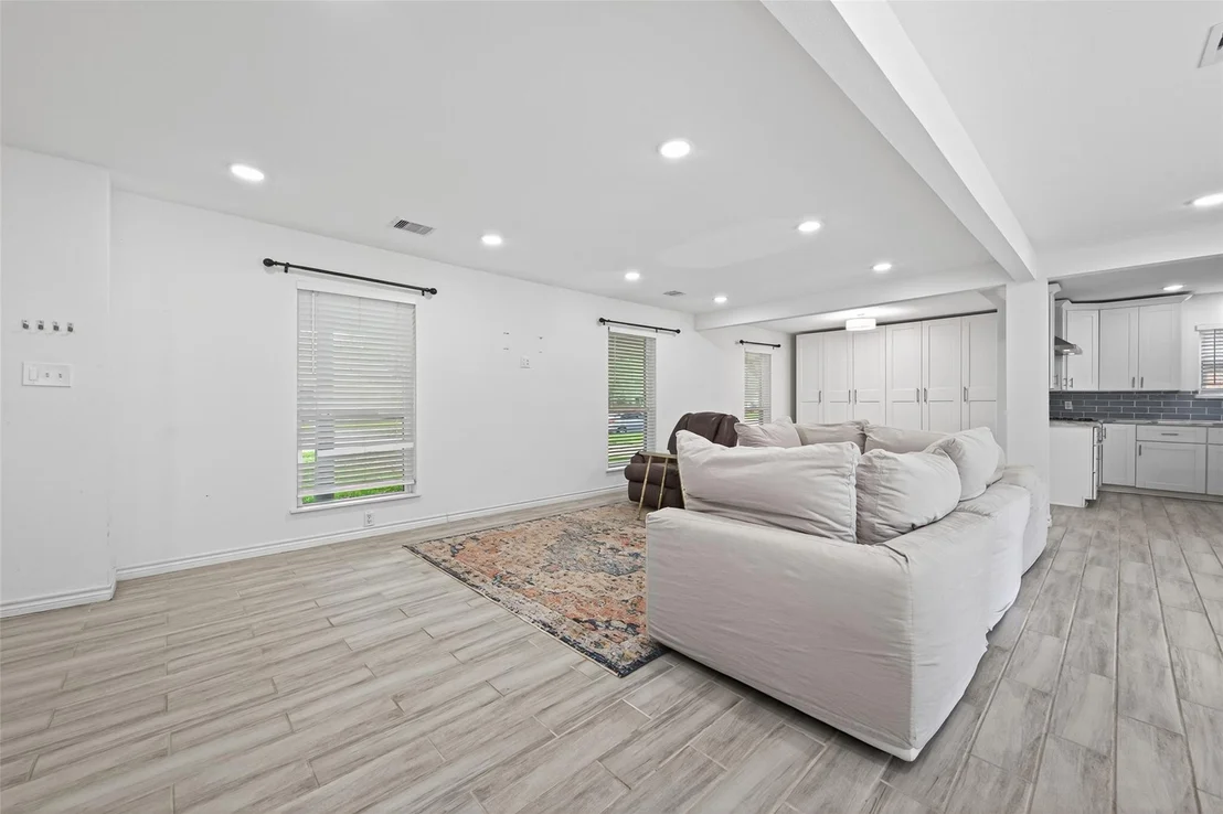 Photo of 11107 Cedarhurst Drive