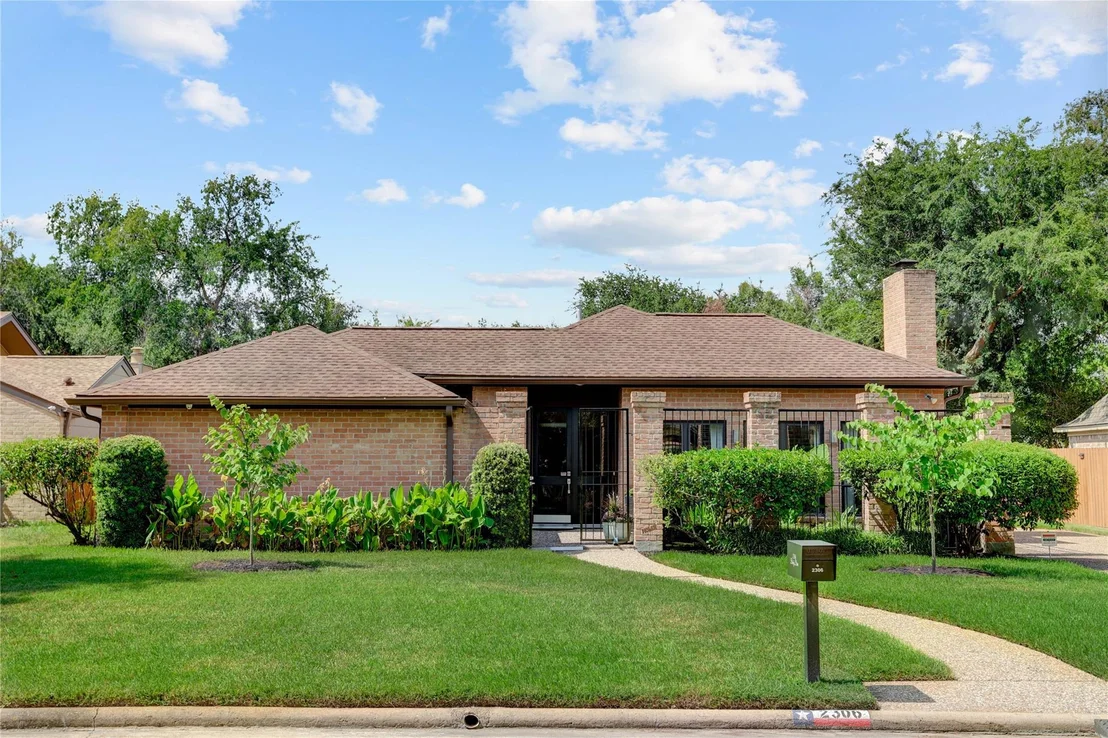 Photo of 2306 Binley Drive