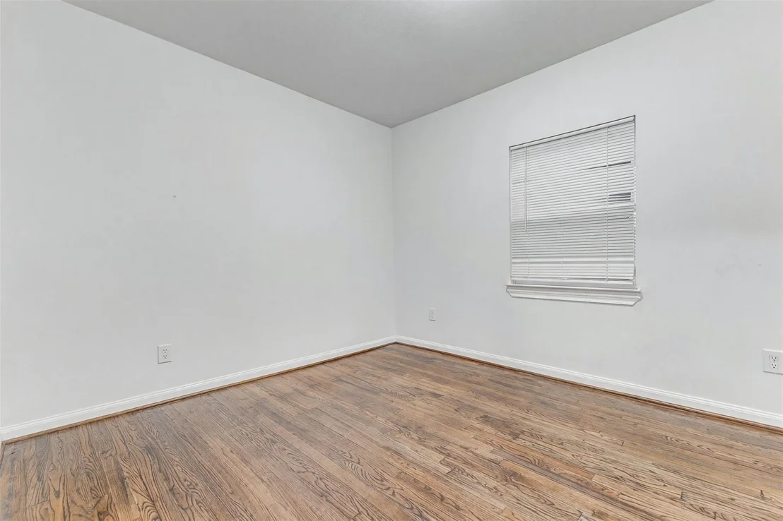 Photo of 907 Whitaker Avenue