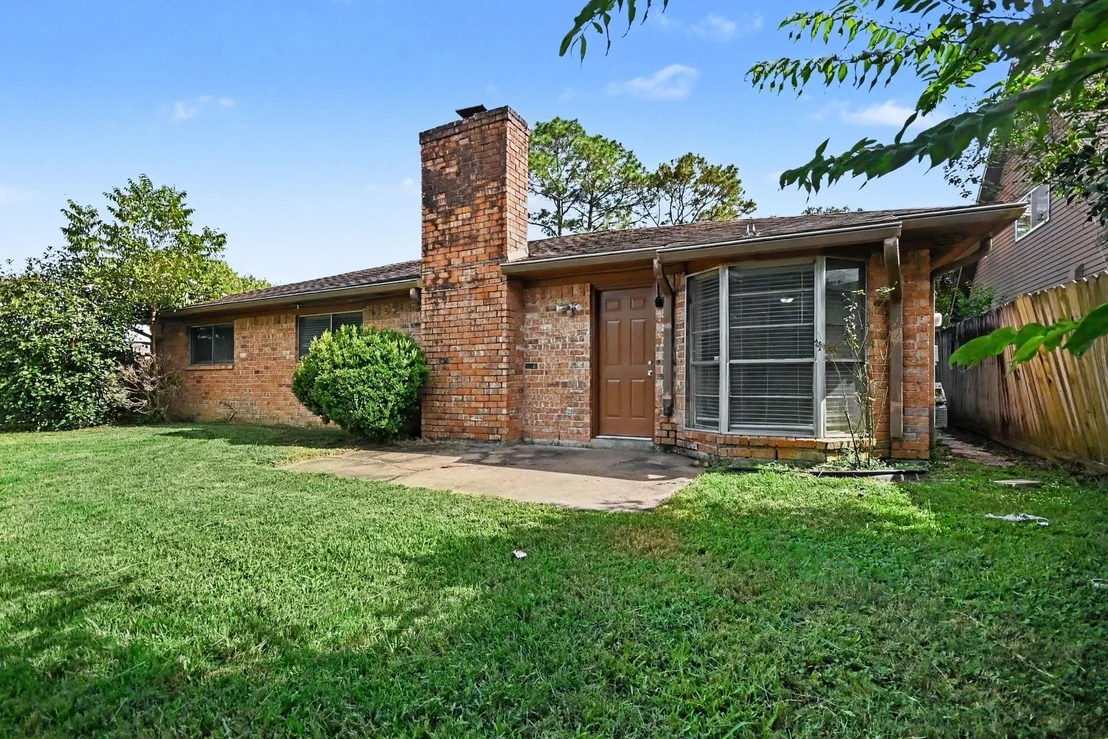 Photo of 807 Voyager Drive