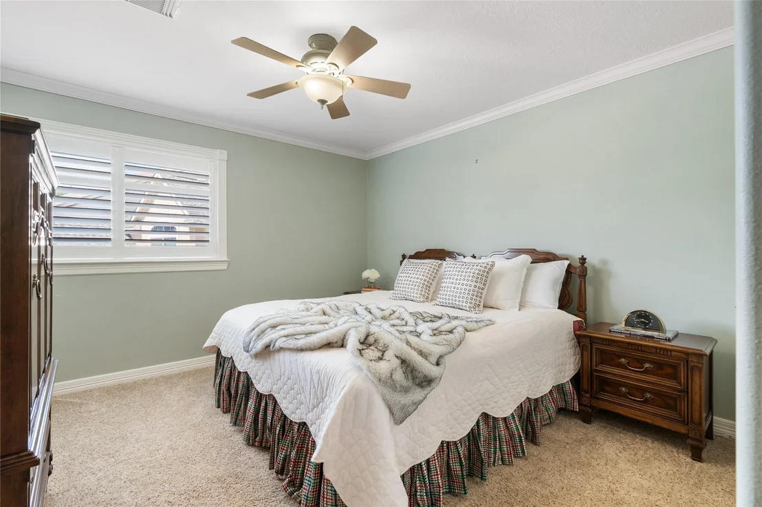 Photo of 5442 Lakeshore Drive