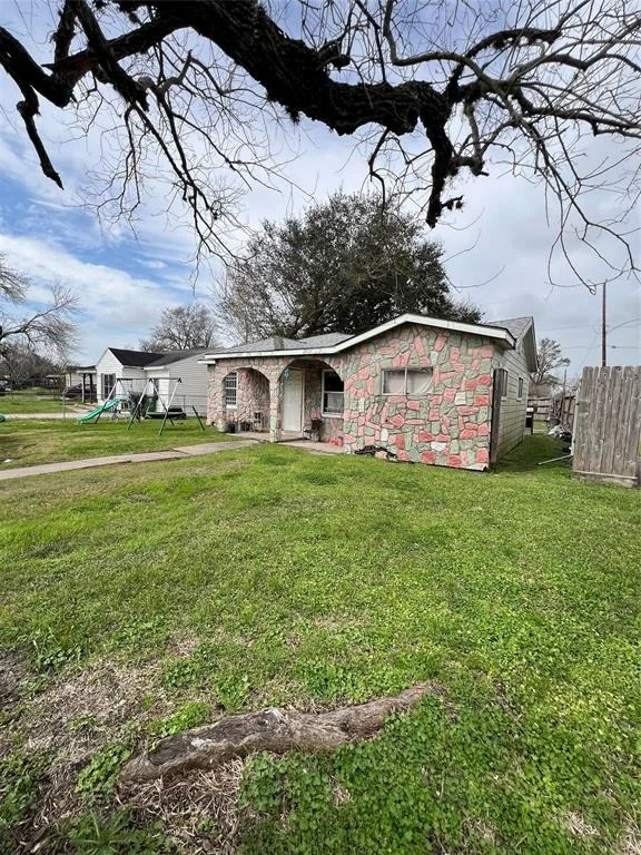Photo of 7302 Forrestal Street