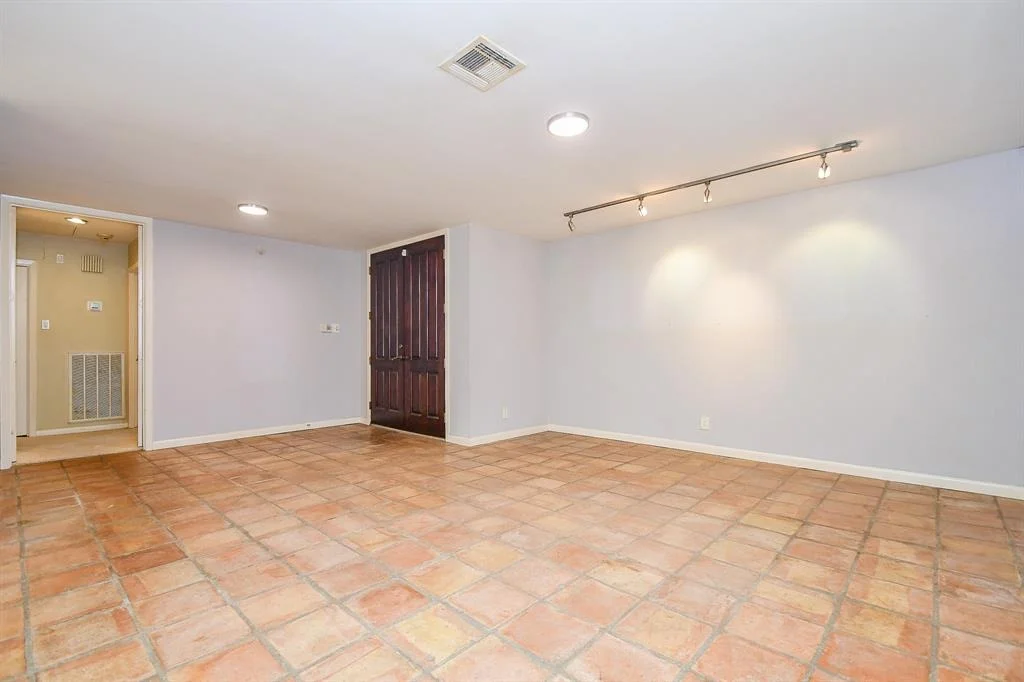 Photo of 10303 Chevy Chase Drive