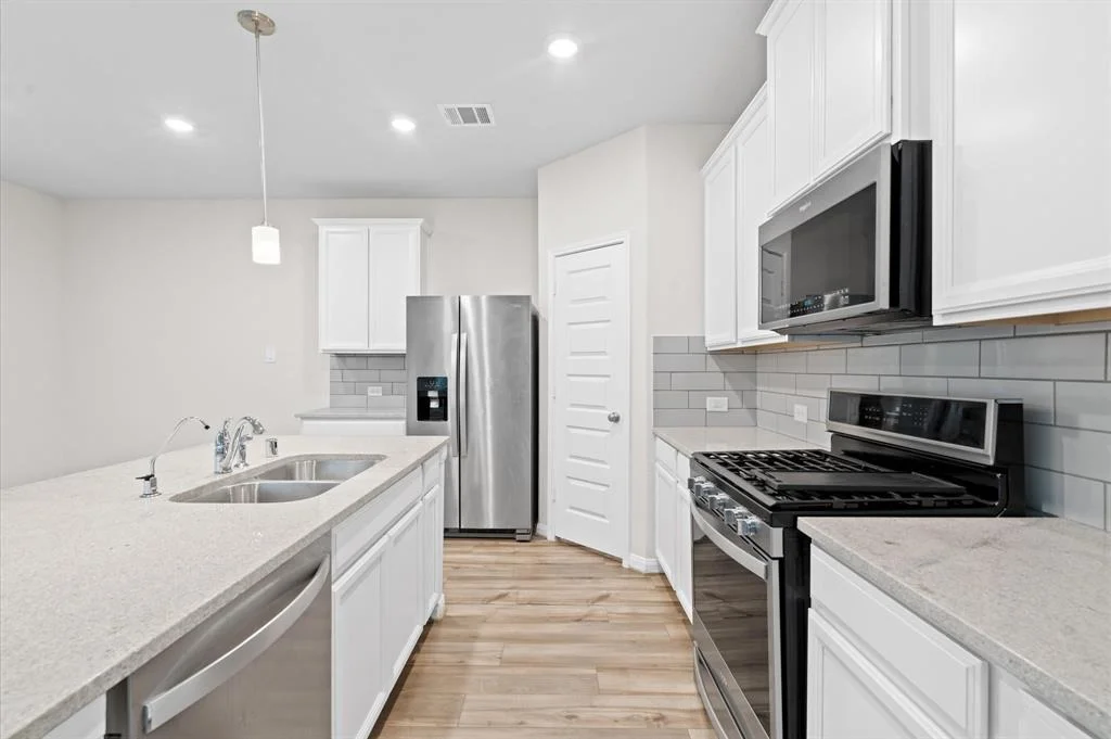 Photo of 7051 Silverleaf Oak Street