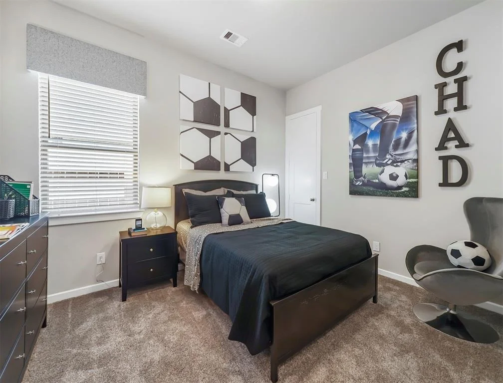 Photo of 4742 Vaughan Way