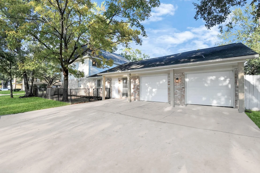 Photo of 3919 Fernglade Drive