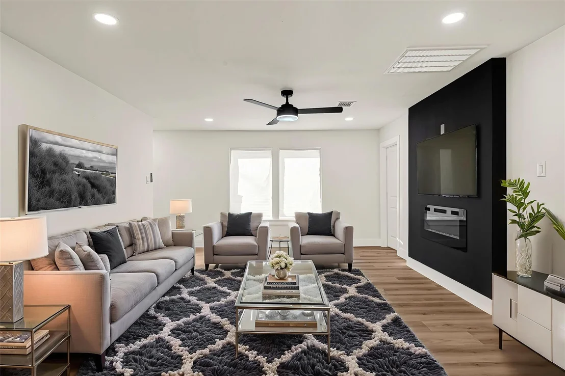 Photo of 5827 Heron Drive