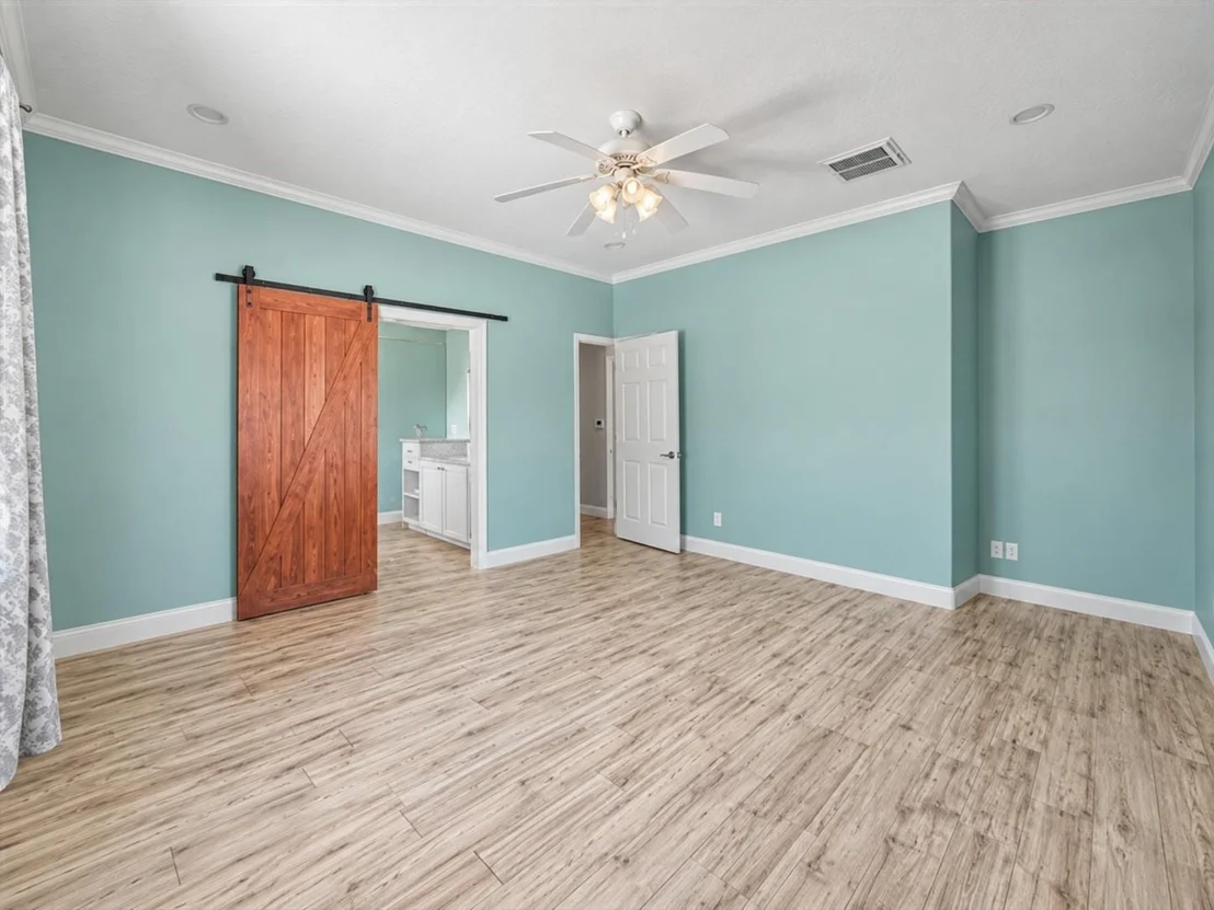Photo of 5110 Lakeshore Drive