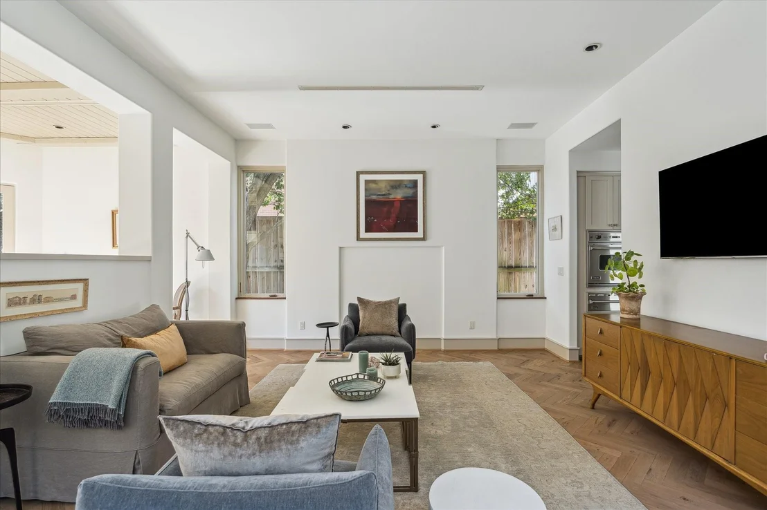 Photo of 1807 Albans Road
