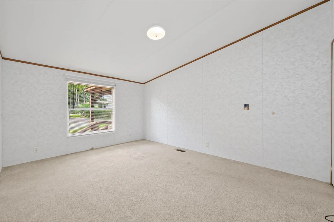 Photo of 121 E Oak Shadows