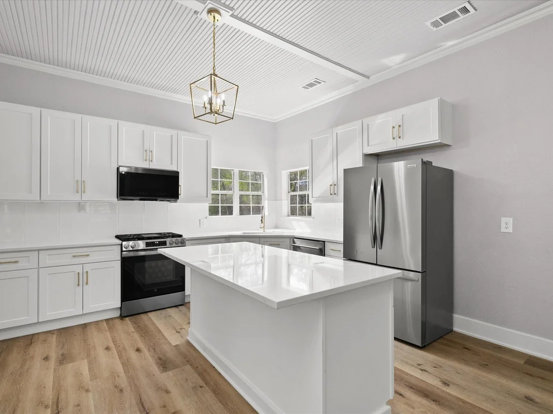 Photo of 16958 Cedar Road