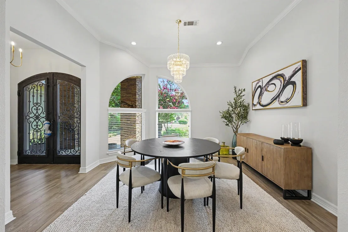 Photo of 60 La Jolla Circle
