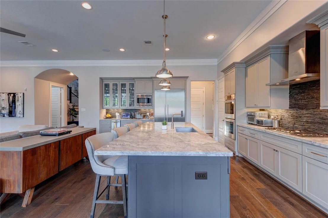 Photo of 2111 Saxon Drive