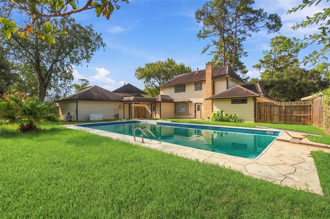 Photo of 8119 Pine Green Lane