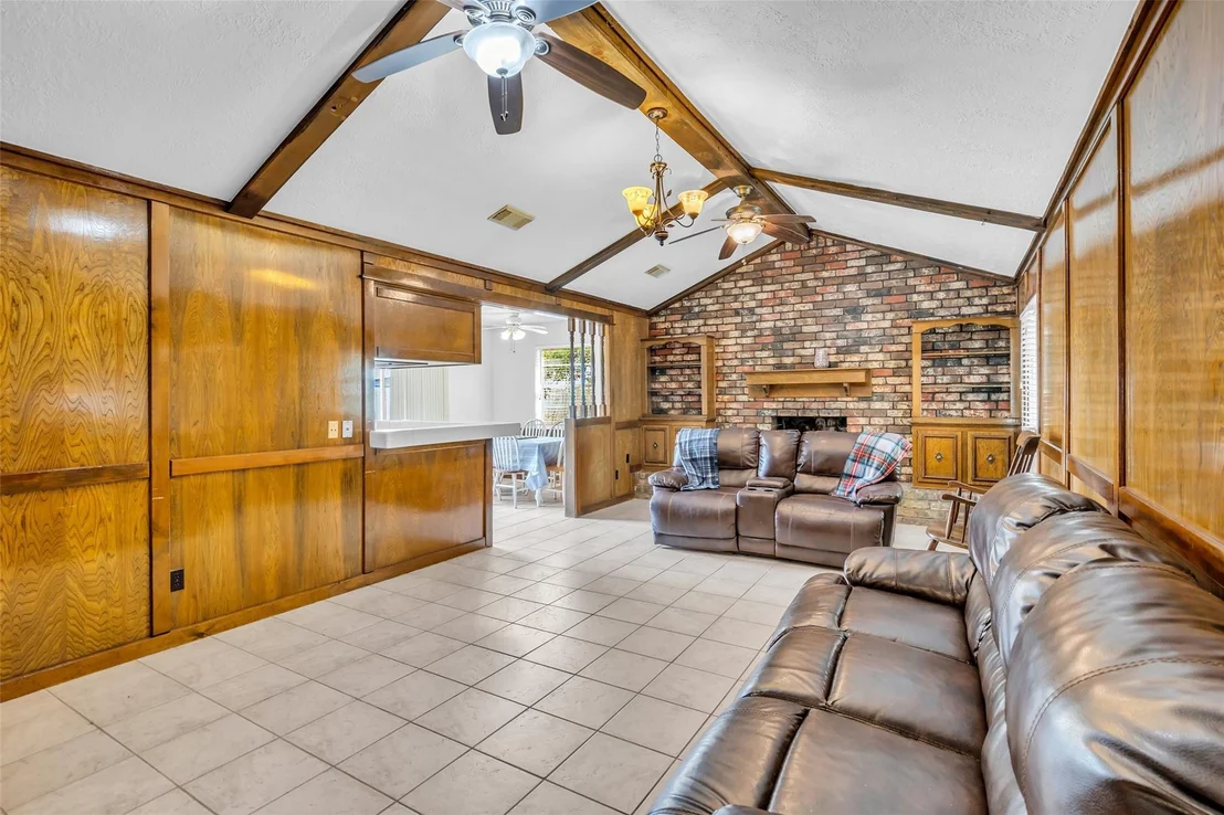 Photo of 2421 Maxwell Lane